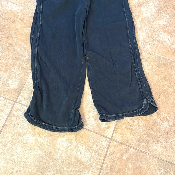 Women’s Mineral Washed Terry Knit Pants Ash colored size large - Picture 3 of 6